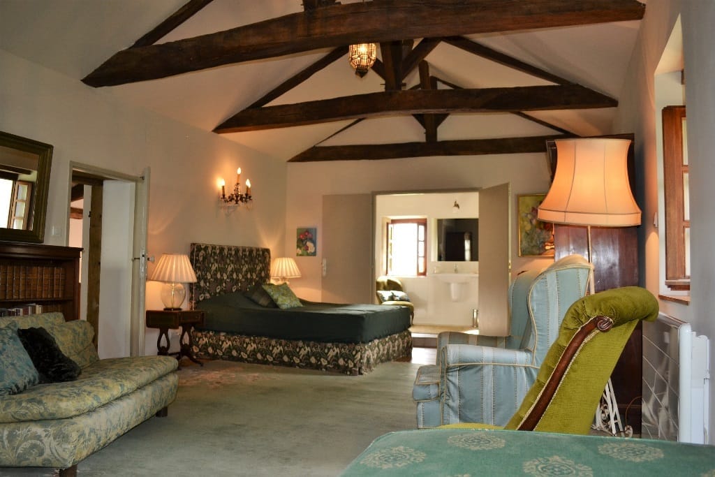 https://cdt64.media.tourinsoft.eu/upload/McLusky---buanderie-chambre2pers.jpg