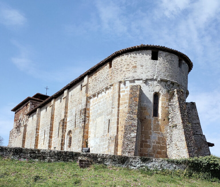 https://cdt40.media.tourinsoft.eu/upload/OTPT-VisiteEglise-Lesgor-3.jpg