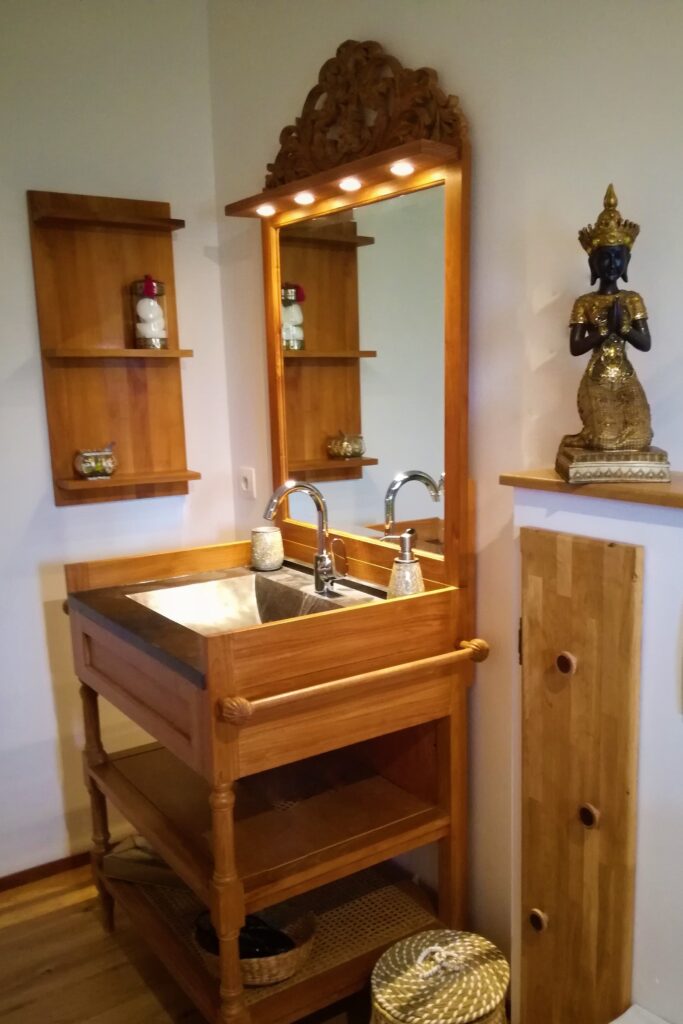 https://cdt64.media.tourinsoft.eu/upload/10--Salle-de-bain-gite.jpg