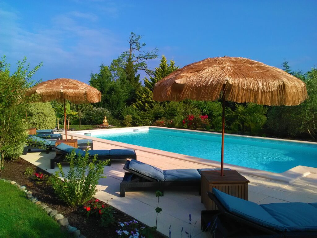 https://cdt64.media.tourinsoft.eu/upload/8---La-piscine-3.jpg
