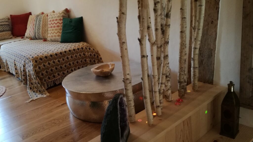 https://cdt64.media.tourinsoft.eu/upload/9--Petit-salon.jpg