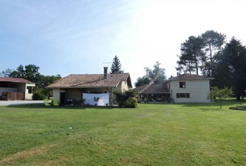https://cdt64.media.tourinsoft.eu/upload/Bagneres---gite-La-lande.jpg