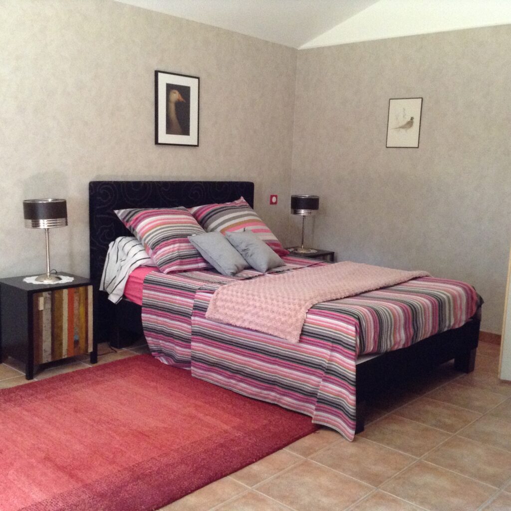 https://cdt40.media.tourinsoft.eu/upload/Chambre1-3.jpeg