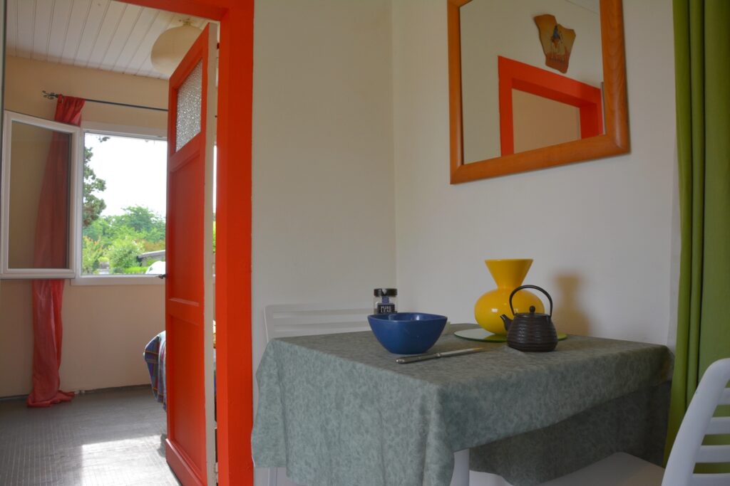 https://cdt40.media.tourinsoft.eu/upload/Cuisine-Chambre-2.JPG