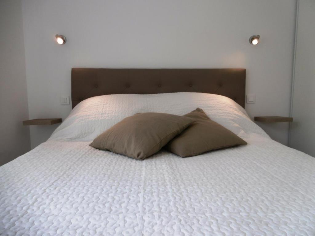 https://cdt64.media.tourinsoft.eu/upload/Dutouya---chambre-2pers.jpg