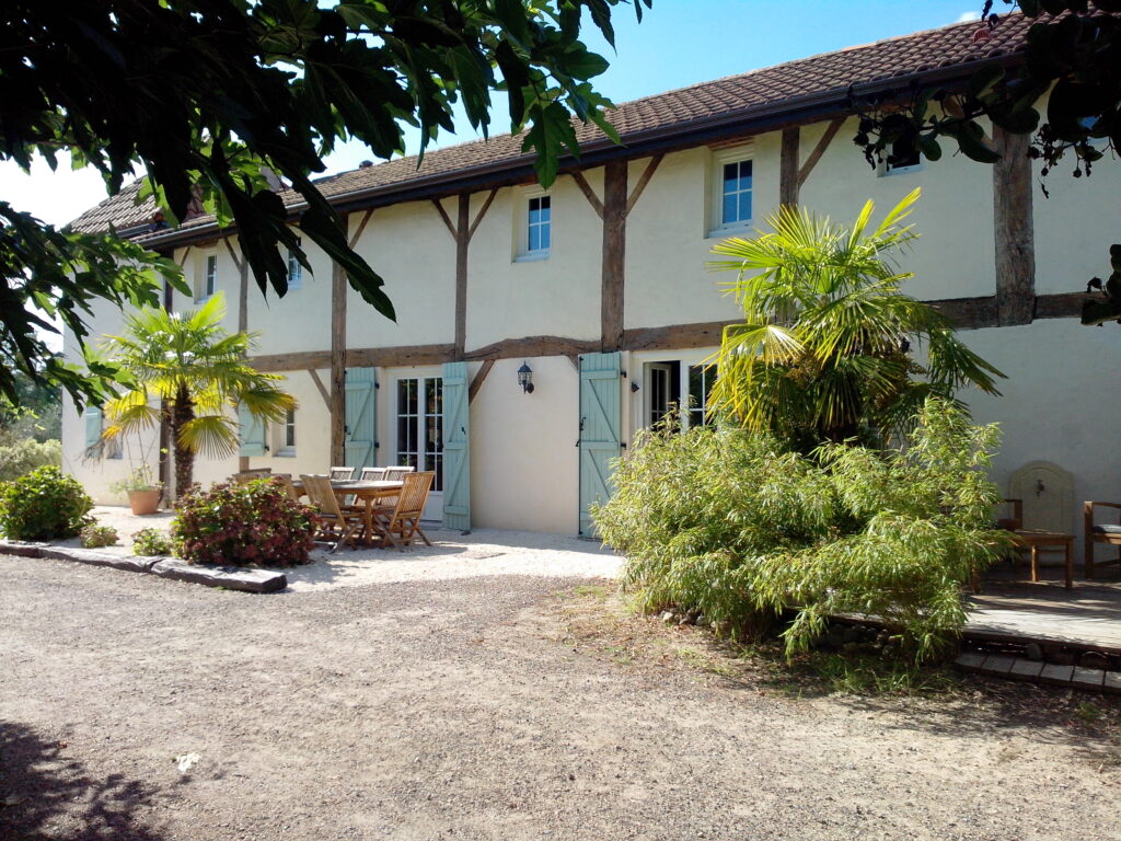 https://cdt64.media.tourinsoft.eu/upload/Gites-La-Villa-Boheme.jpg