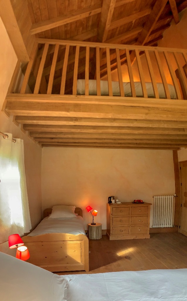 https://cdt40.media.tourinsoft.eu/upload/Hilbert---ch-3-suite-familiale-avec-ch-1-ou-2--4-.JPG