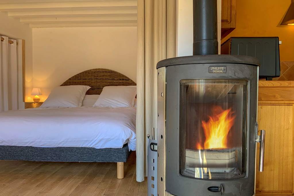 https://cdt64.media.tourinsoft.eu/upload/Hilbert---chambre-alcove-2pers.jpg
