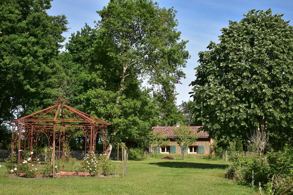 https://cdt64.media.tourinsoft.eu/upload/Hilbert---parc.jpg