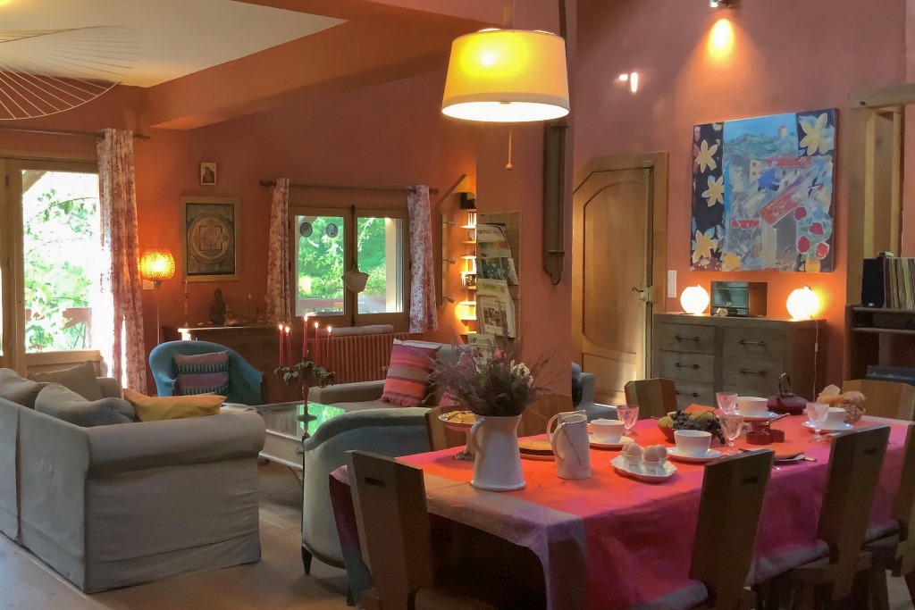 https://cdt40.media.tourinsoft.eu/upload/Hilbert---petit-dejeuner--2-.JPG