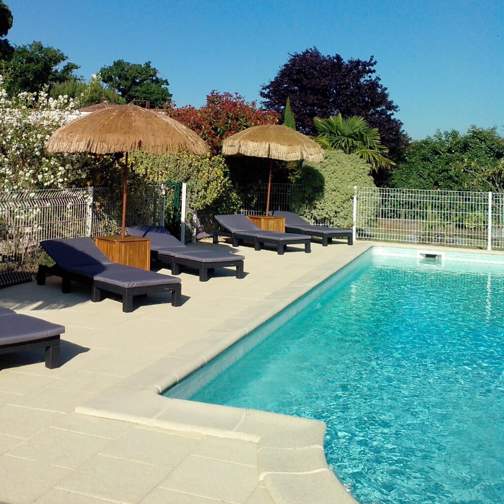 https://cdt64.media.tourinsoft.eu/upload/La-piscine-5.jpg
