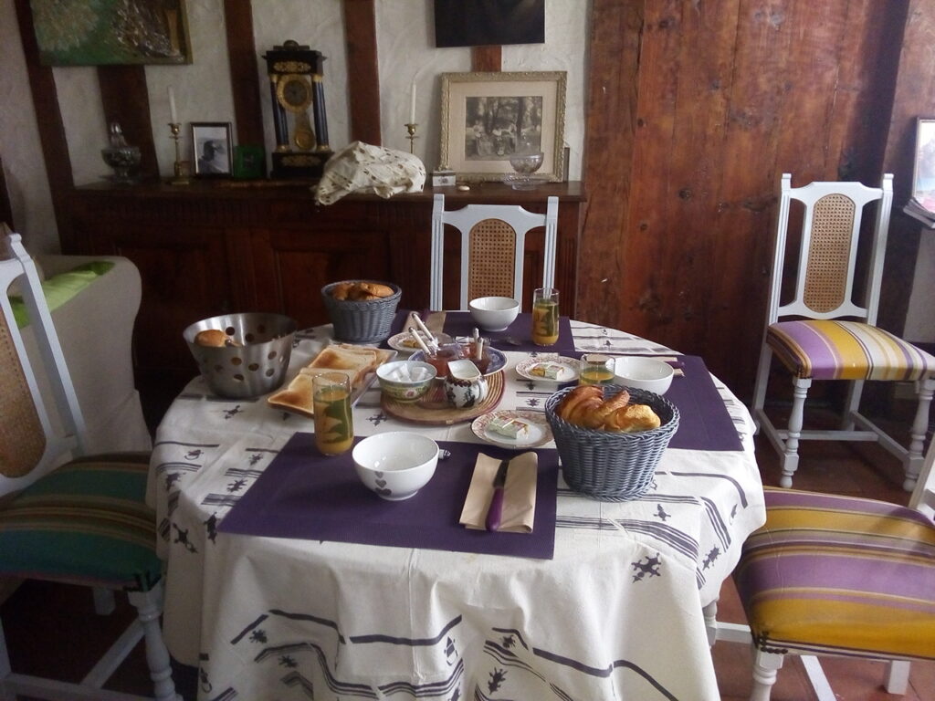 https://cdt40.media.tourinsoft.eu/upload/Photo-petit-Dejeuner-fdbba7213b784c089c46595a81a1309c.jpg