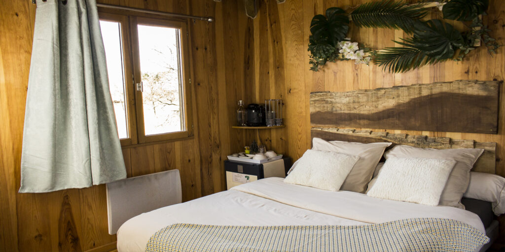 https://cdt40.media.tourinsoft.eu/upload/cabane-landaise-02.jpg